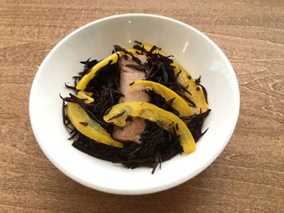 高野豆腐とひじきの煮物