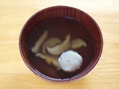 しいたけと麩のすまし汁