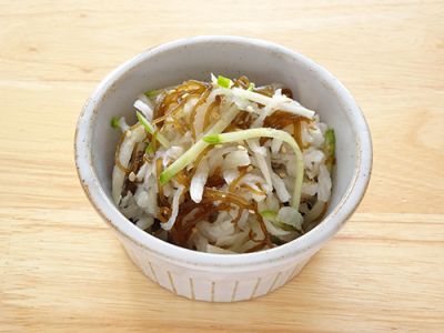切り干し大根ともずくのさっぱり和え