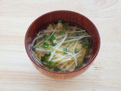かいわれ大根と卵のすまし汁