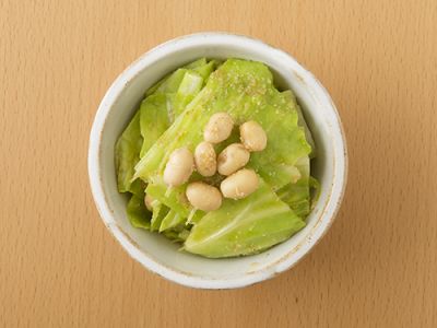 キャベツと大豆のごま和え