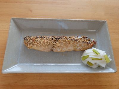 さわらのごま風味焼き