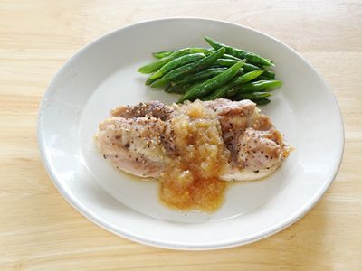 鶏肉の照り焼きオニオンソース