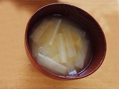 油揚げとだいこんのみそ汁