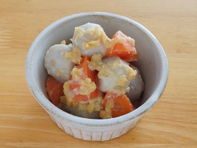 里いものピーナッツみそ和え