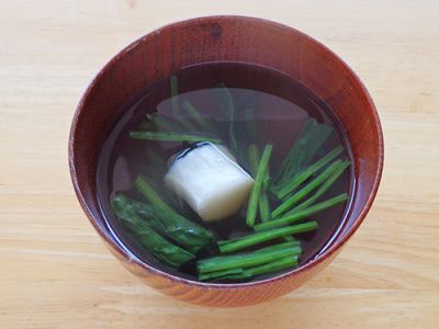 ほうれん草と麩のすまし汁