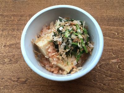 高野豆腐とほうれん草の煮浸し