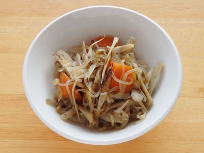 にんじんとごぼうの煮物
