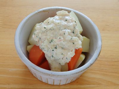 じゃがいもとにんじんのツナマヨソースかけ