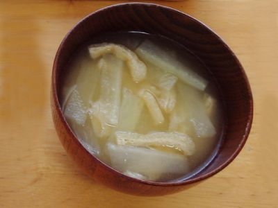 油揚げとだいこんのみそ汁