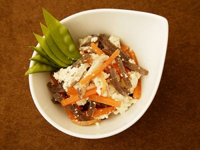 こんにゃくとにんじんの白和え