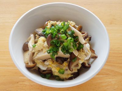 高野豆腐ときのこの卵とじ