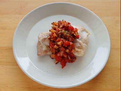 鶏肉の野菜ソース