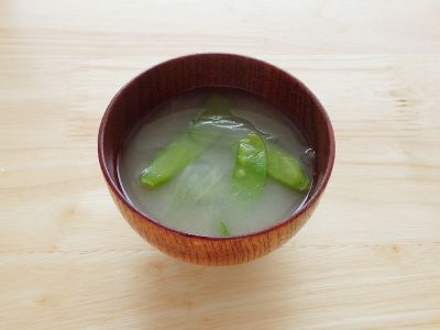さやえんどうのみそ汁