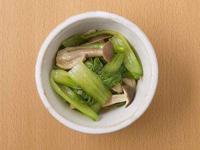 ちんげん菜としめじの和え物