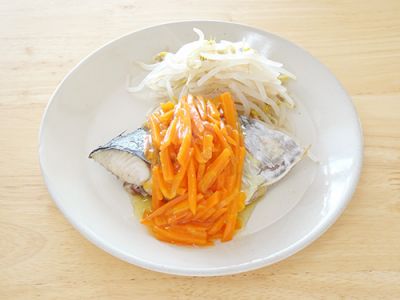 さわらのソテー にんじんソース
