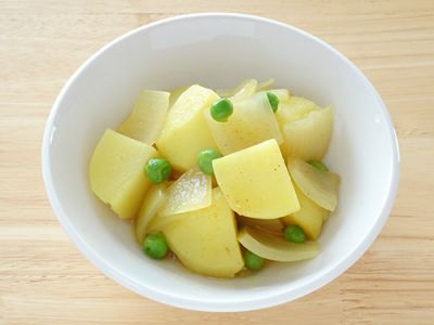 じゃがいもとグリーンピースのカレー煮