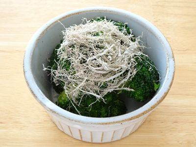 ブロッコリーのとろろ昆布あえ