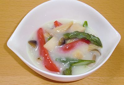 ほたてとアスパラの中華風クリーム煮