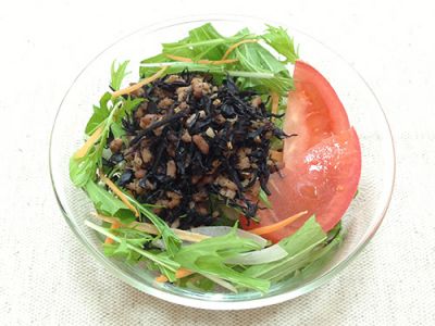 ひじきとひき肉のサラダ
