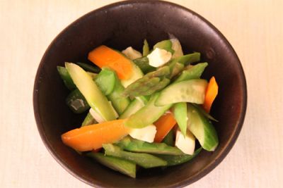 アスパラガスのサラダ