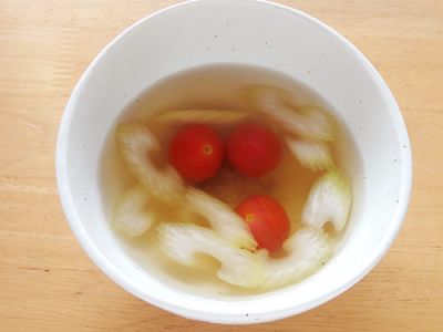 トマトとセロリのスープ 