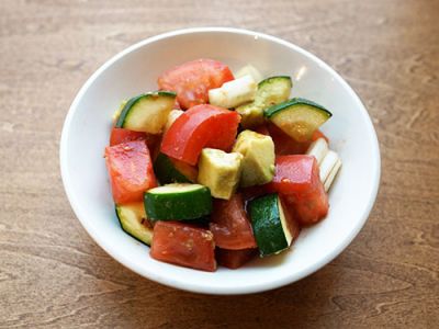 トマトとアボカドのサラダ