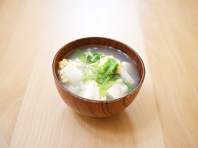 豆腐とレタスのスープ