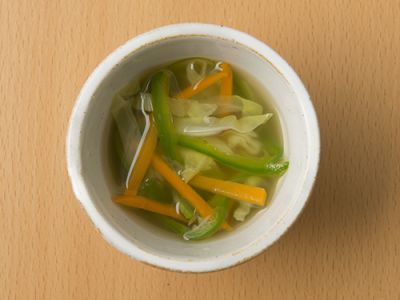 千切り野菜のスープ