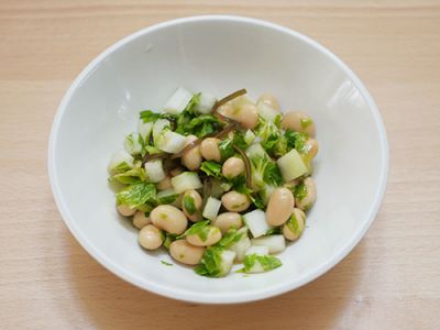 大豆とセロリの塩昆布あえ