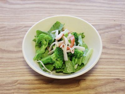 ちぎりレタスのサラダ