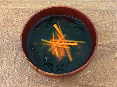 あおさとにんじんのすまし汁