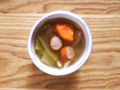 ソーセージと野菜のスープ