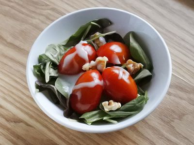 ルッコラとくるみのサラダ