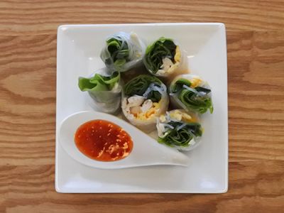鶏肉と卵の生春巻き