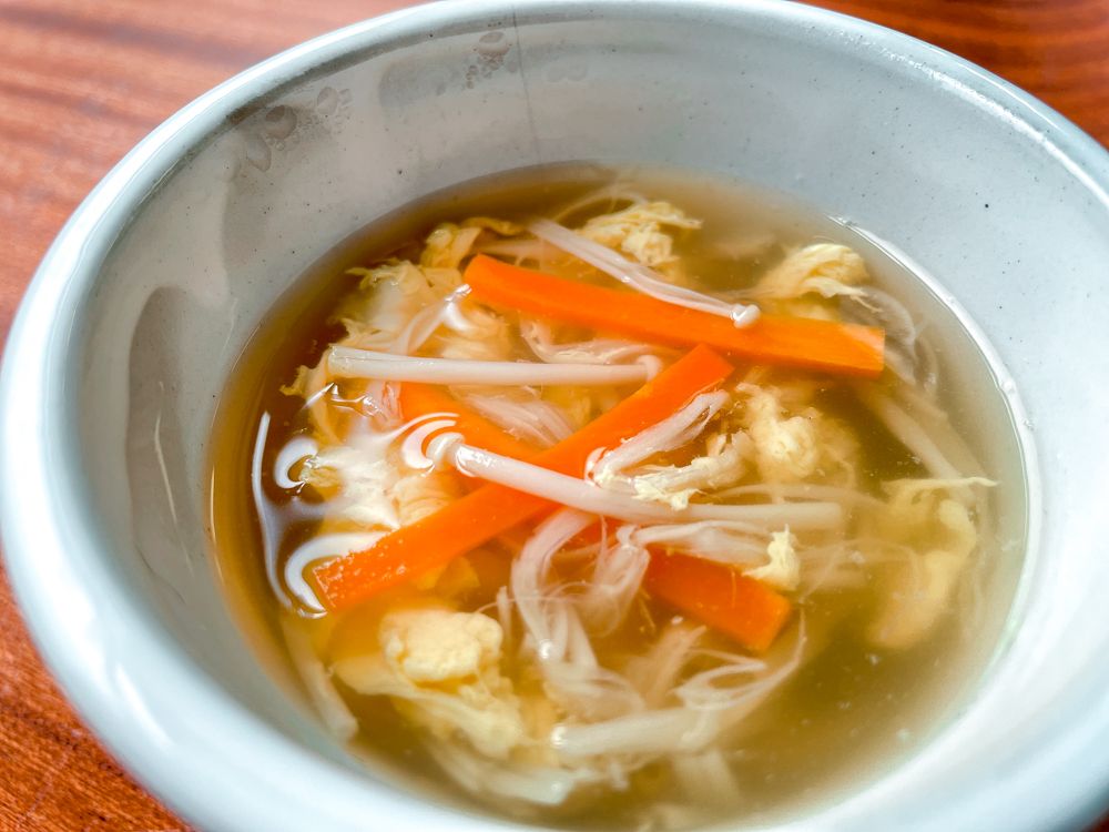 卵とにんじんの中華スープ