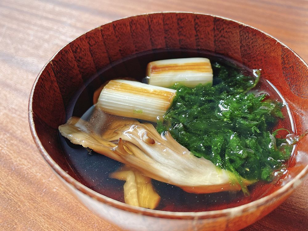 焼きねぎと舞茸のすまし汁