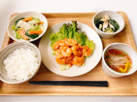 揚げないえびのチリソース定食