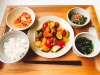 夏野菜たっぷり酢豚定食