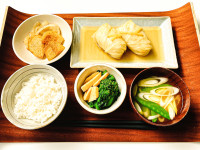 鶏肉と豆腐の和風ロールキャベツ定食