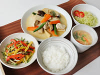 高野豆腐と鶏の中華煮込み定食