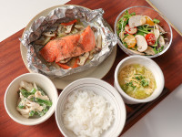 鮭ときのことセロリのホイル蒸し定食