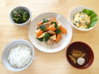 鶏肉とたけのこの炒め物定食