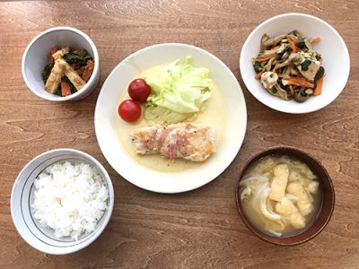 チキンのカルボナーラソース定食
