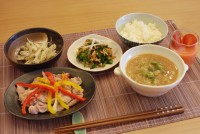 豚肉とパプリカの塩麹蒸し定食