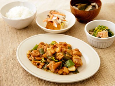 鶏肉とピーナッツの炒め物定食