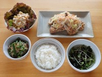 鶏肉のソテーカラフル野菜添え定食